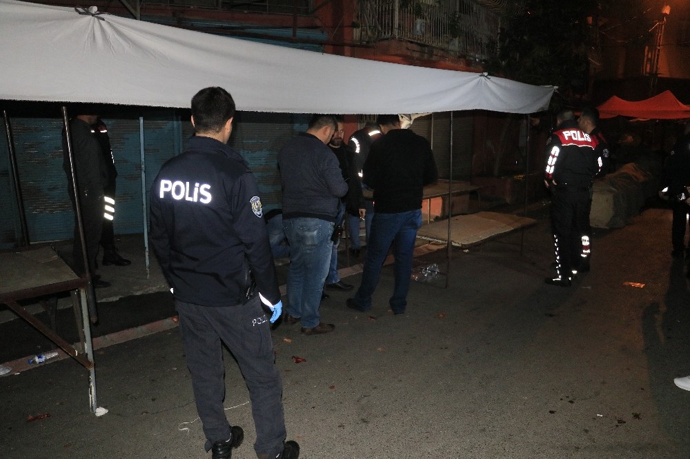Adana’da pazar yerinde silahlı bıçaklı kavga: 1 ölü, 2 yaralı 