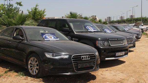 Adana'da piyasa değeri 2 milyonluk 16 araca el konuldu