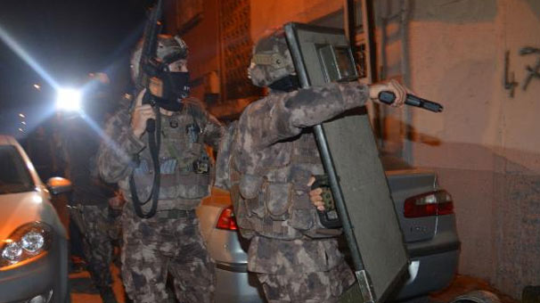 Adana'da PKK operasyonu: 13 kişi gözaltında