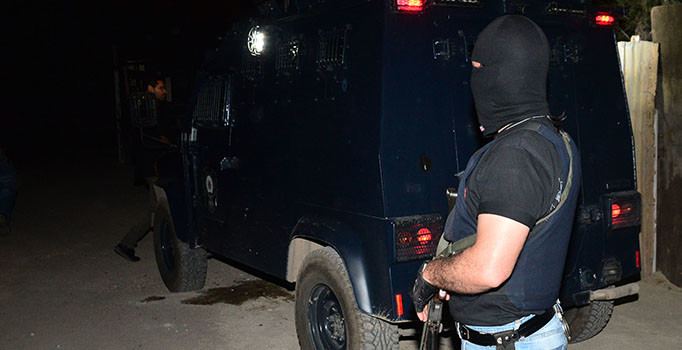 Adana'da PKK operasyonu: 22 kişi gözaltında
