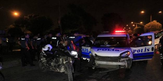 Adana’da polis aracı kaza yaptı: 5 yaralı