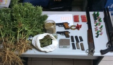 Adana’da silah ve uyuşturucu operasyonu