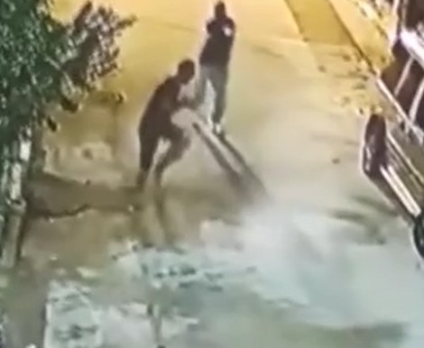 Adana'da silahlı saldırı kameralara yansıdı!