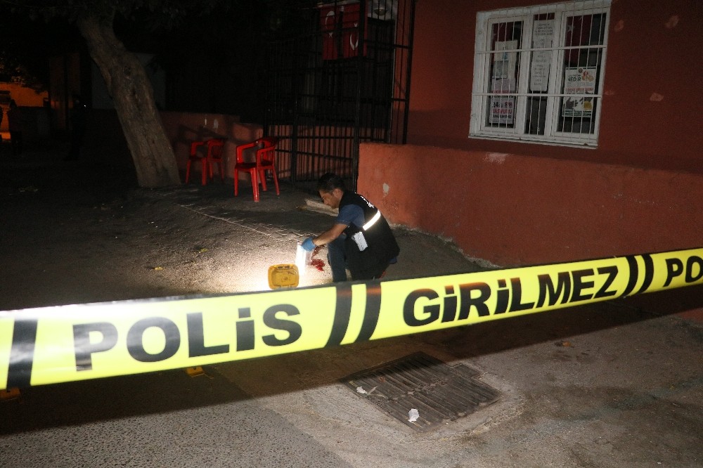 Adana’da sokak ortasında silahlı kavga: 1 ölü 