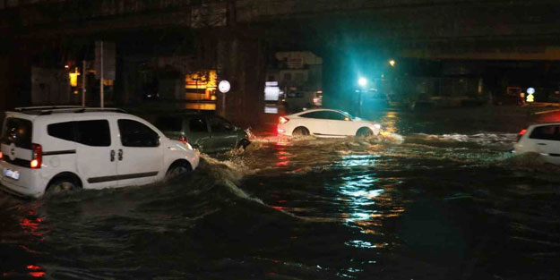 Adana’da sokaklar göle döndü