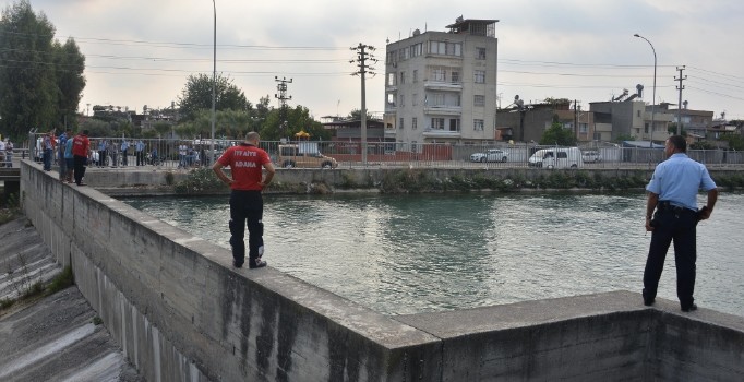 Adana'da sulama kanalına giren 10 yaşındaki çocuk kayboldu