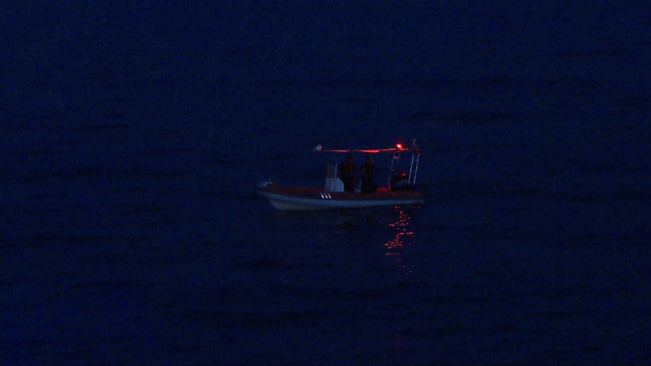 Adana’da talihsiz anlar! Tekne battı, içindekiler can havliyle atladı