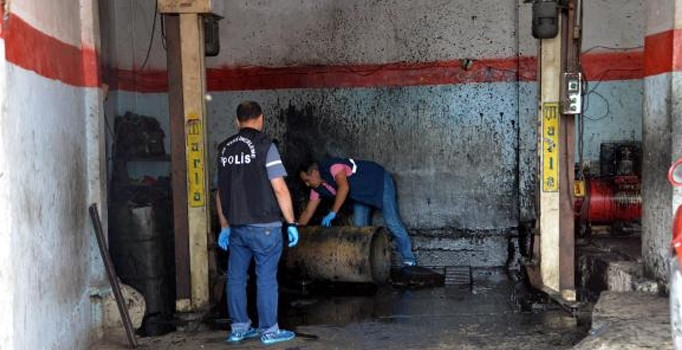 Adana'da tamirhanedeki atık yağ varili patladı