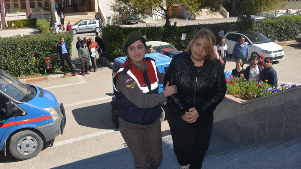 Adana'da tarihi eser bulunan evin bahçesindeki kaçak kazıya 16 gözaltı!