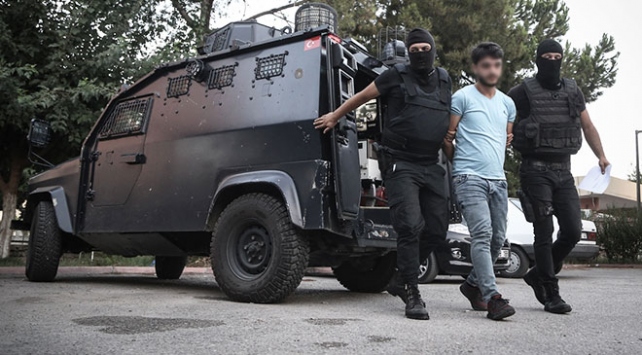 Adana'da terör operasyonu: 10 kişi gözaltına alındı