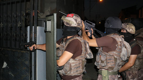 Adana'da terör örgütü PKK'ya şafak baskını