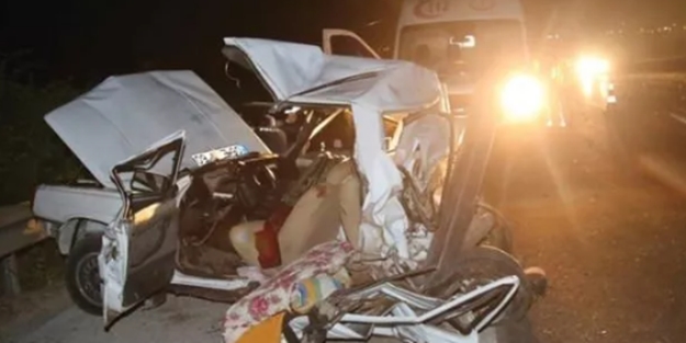 Adana'da TIR otomobile çarptı: 1 ölü, 4 yaralı