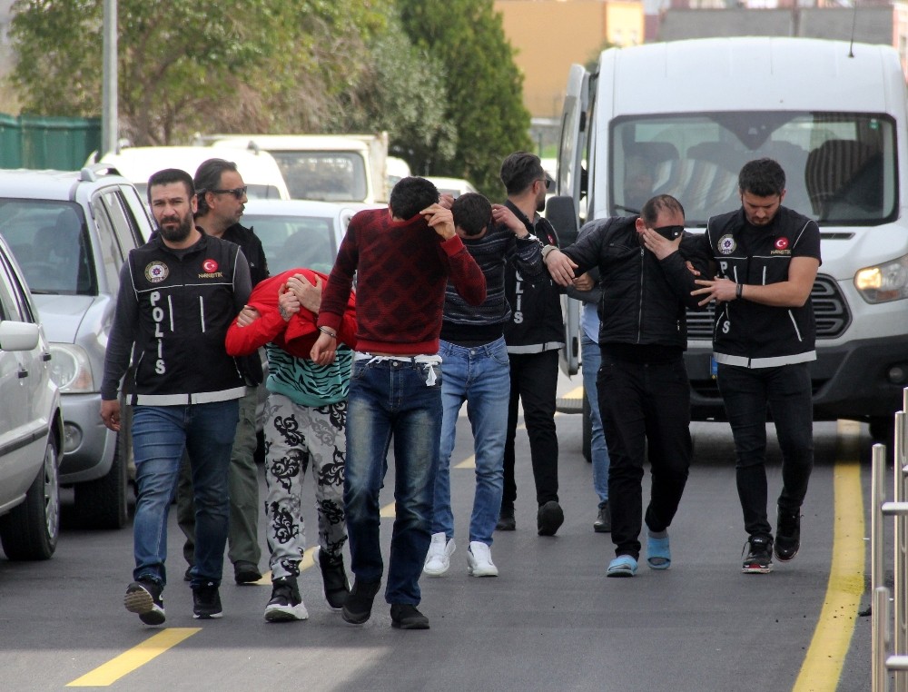 Adana’da torbacı operasyonu: 3 tutuklama 