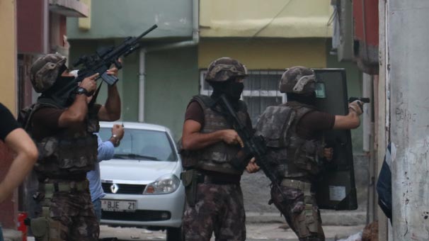 Adana'da torbacılara şafak operasyonu