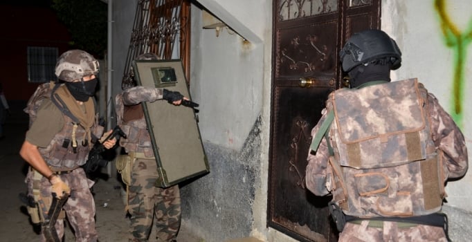 Adana'da uyuşturucu operasyonu: 11 kişi gözaltında
