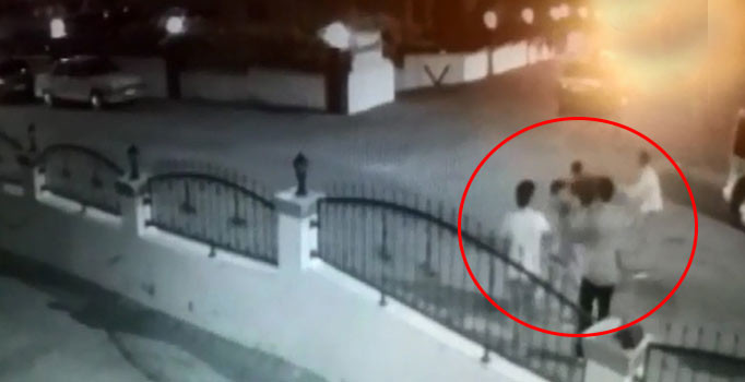 Adana’da 'yan bakma' kavgasında boğazından bıçaklanarak öldürüldü