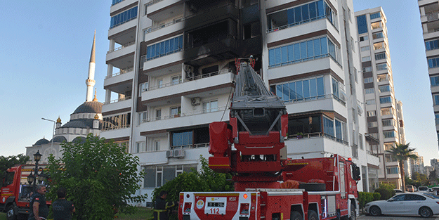 Adana'da yangın çıkan ev kullanılamaz hale geldi