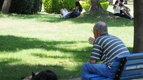 Adana'da yanıyor termometreler 44 dereceyi gösterdi
