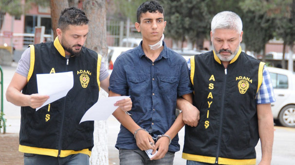 Adana'da yatak odasında uyuyakalan hırsız!