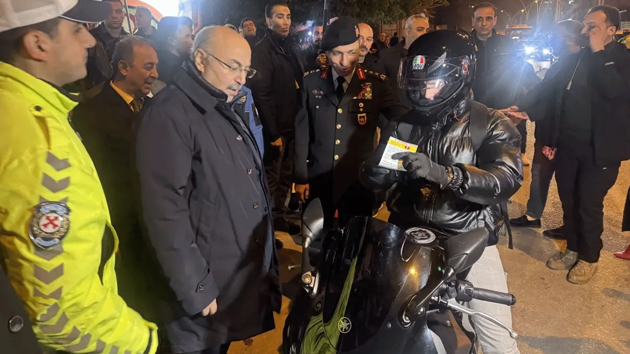 Adana'da yılbaşı gecesi operasyonu! 75 aranan kişi yakalandı!