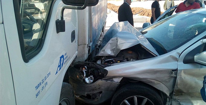 Adana’da zincirleme trafik kazası: 3 kişi yaralı