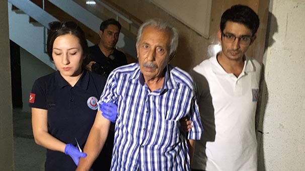 Adana'da eşini geri getirmek için kendini bıçakladı