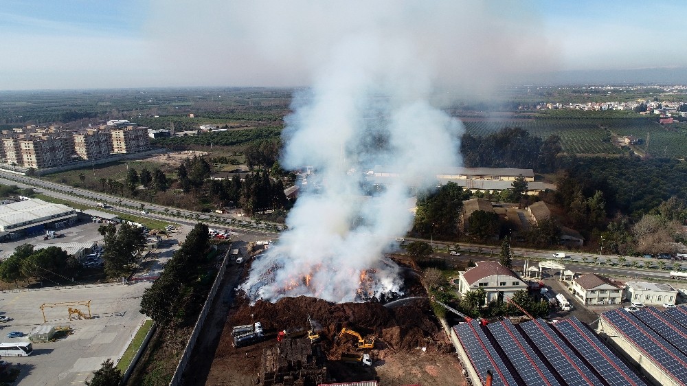 Adana’daki fabrika yangını 32 saattir sürüyor 