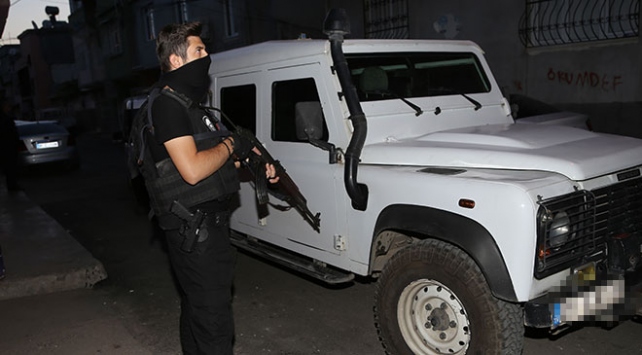 Adana'daki şafak operasyonunda 20 kişi gözaltında