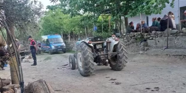 Adana'dan kahreden haber! Küçük çocuk traktörün altında kaldı
