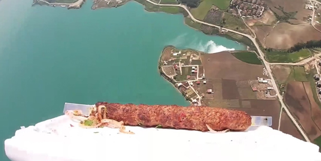 Adana'dan uzaya kebap göndermek istedi! Hatay'da denize düştü