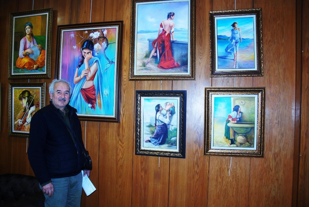 Adanalı Bob Ross resimlerini sergiledi 