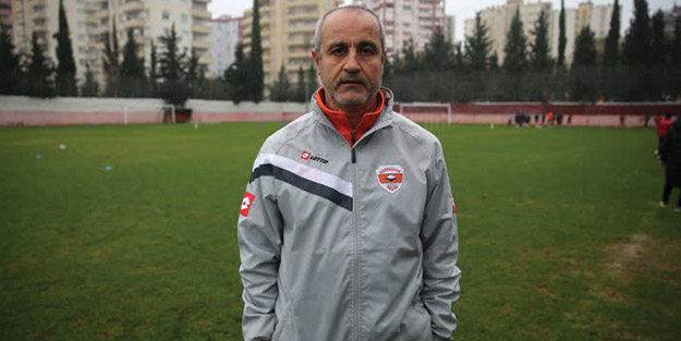 Adanaspor'un nöbetçi hocası! Gel diyorsun geliyor git diyorsun gidiyor