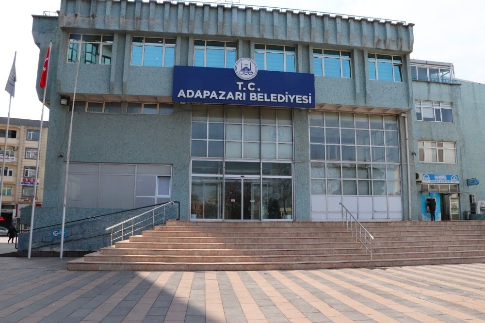 Adapazarı Belediyesi korona virüs tedbirleri kapsamında gazetecileri unutmadı 