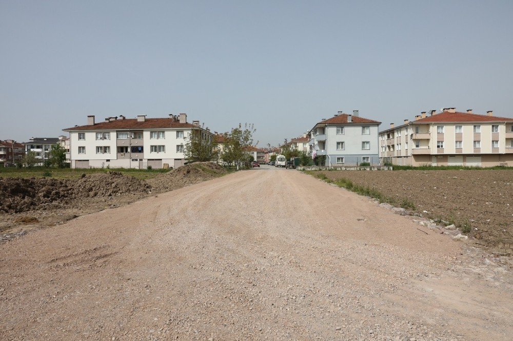 Adapazarı Belediyesi yol açma çalışmalarını başlattı 
