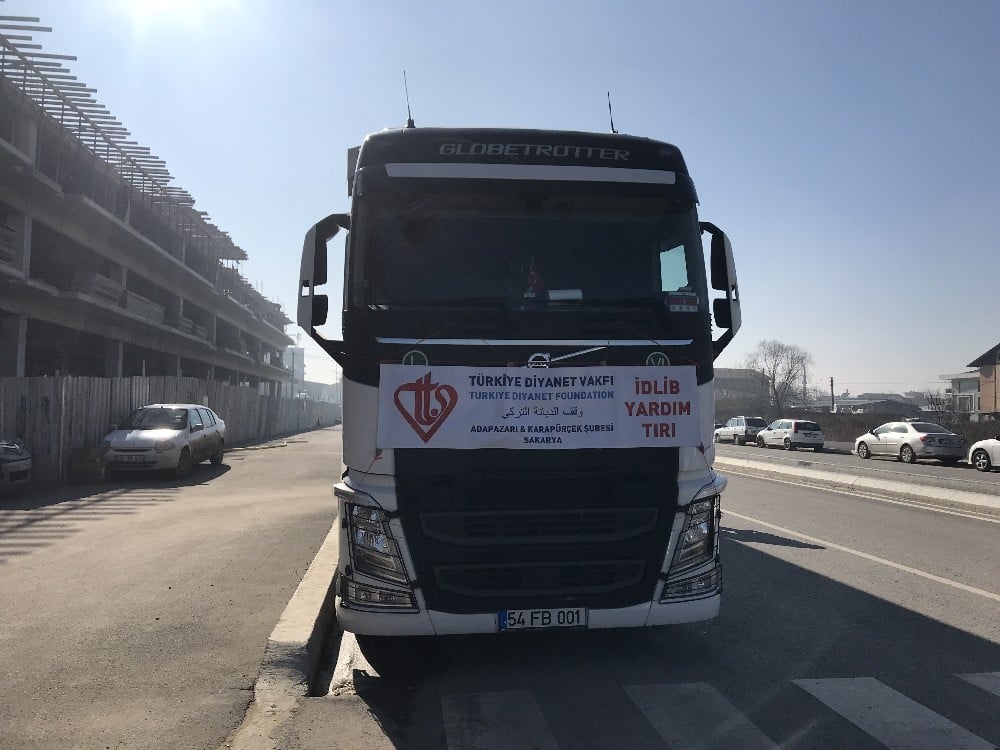 Adapazarı ve Karapürçek İlçe Müftlükleri İdlip’e yardım tırı gönderdi 