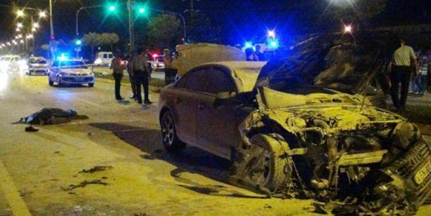 Adapazarı'nda feci kaza: 2 ölü