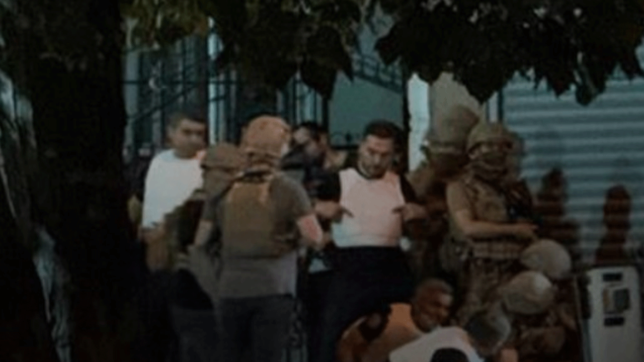 Adapazarı'nda film gibi olay: Polisle çatıştı bacağından vuruldu!