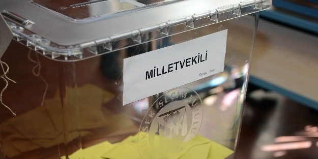 Aday listeleri seçmene ne mesaj veriyor?