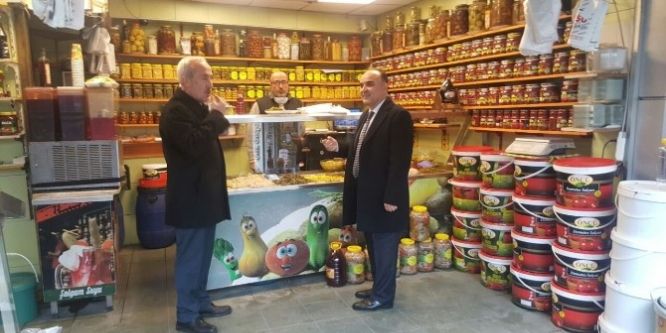 Esnafın dertlerini dinledi
