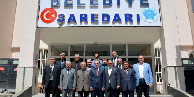 Milletvekili Külünk’ten Hakkarili öğrencilere hediye