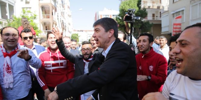 Başkan Türel’den Antalyaspor taraftarlarına ziyaret