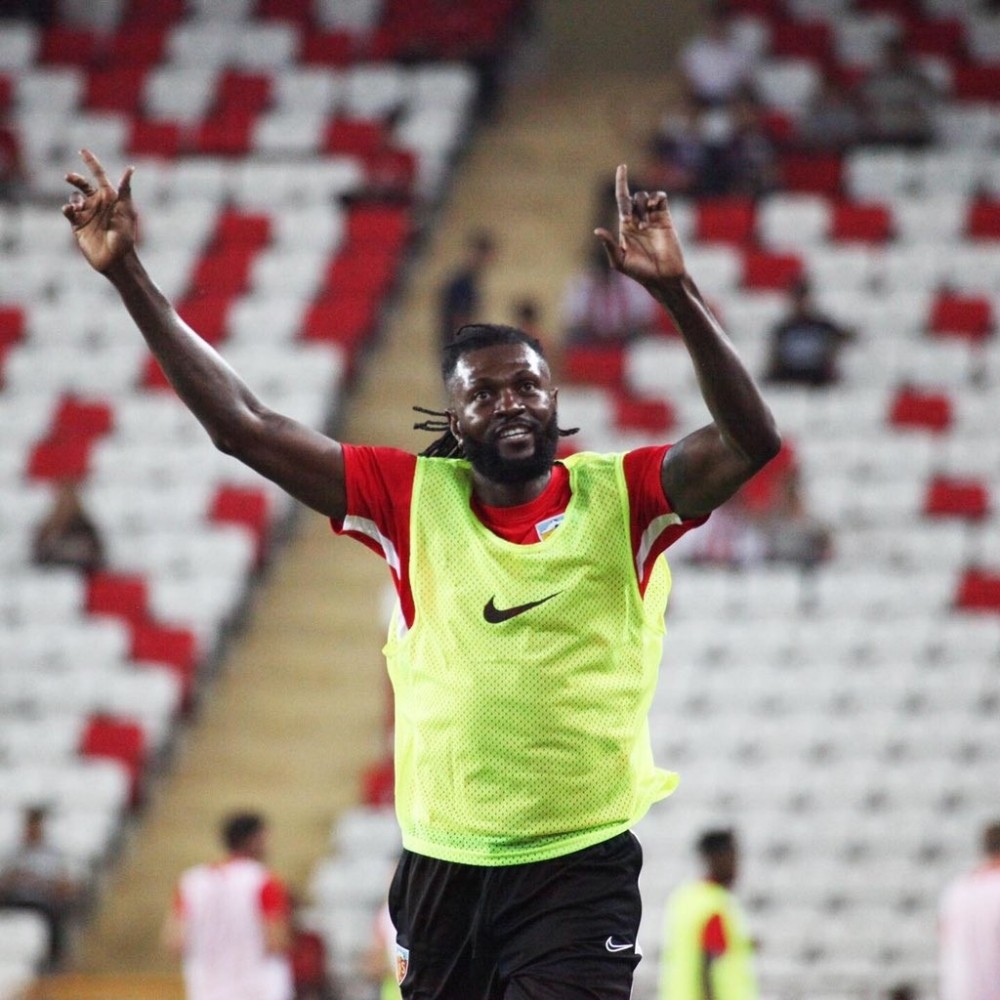Adebayor ilk golünü attı 