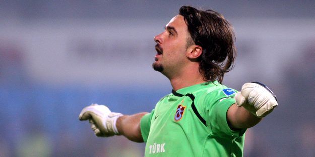 Adebayor geliyor, Onur imzalıyor