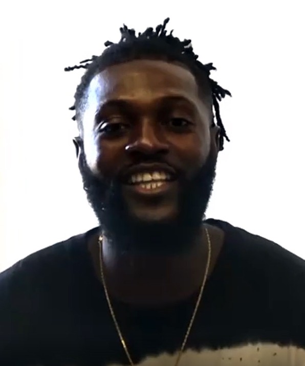 Adebayor’dan maça davet 