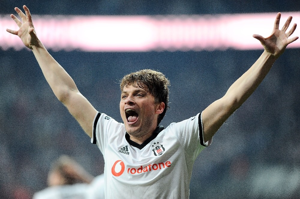 Adem Ljajic’in gözü derbide 