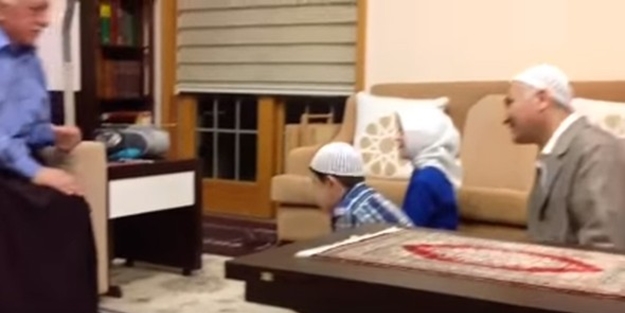 Adil Öksüz Gülen'in dizlerinin dibinde!