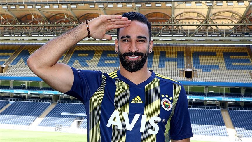 Adil Rami'den 'asker selamlı'