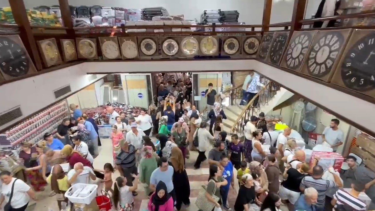 Adım atacak yer kalmadı... Bakın bu izdihamın sebebi neymiş!