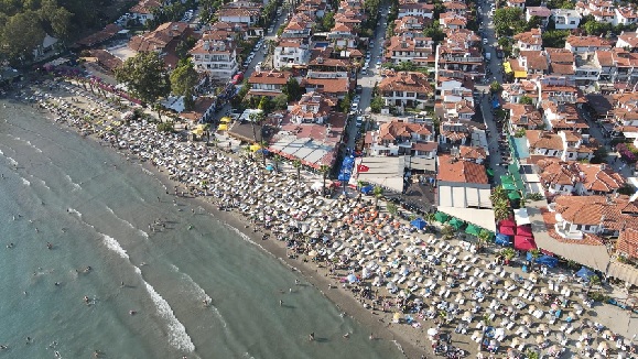 Adım atacak yer yok! Tam 60 bin kişi