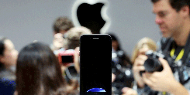 Adını ve soyadını değiştirene bedava iPhone 7 verilecek